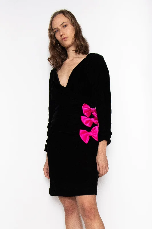 1990s Oscar de la Renta Black Velvet and Pink Bow Cocktail Dress S