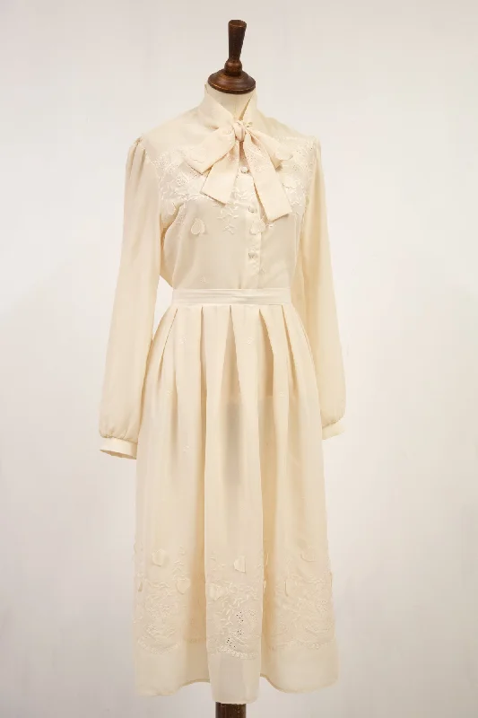 Vintage 1970s Cream Embroidered Blouse and Skirt Set